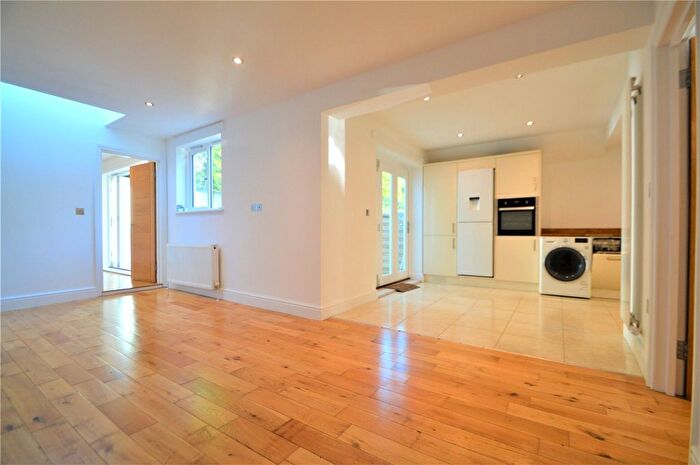 2 Bedroom Flat To Rent In Cliffe Road, South Croydon, CR2