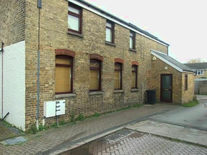 1 Bedroom Flat To Rent In Ostlers Court, Snodland ME6