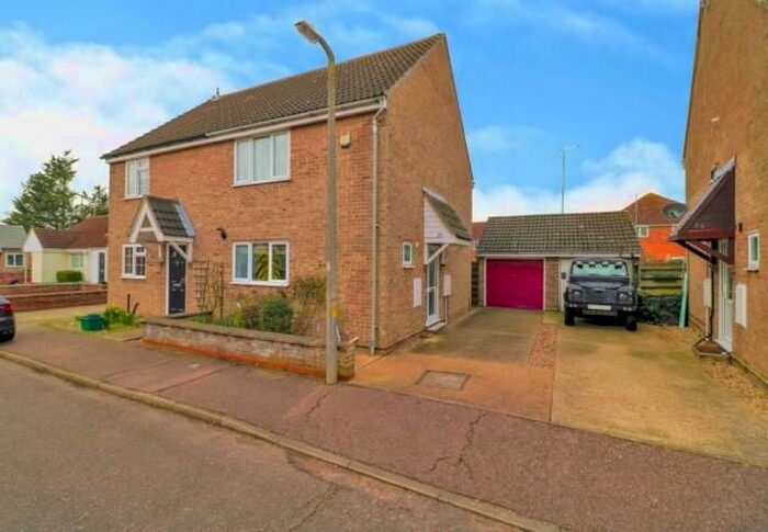 3 Bedroom Semi-Detached House To Rent In Hereward Close, Wivenhoe, Colchester, CO7