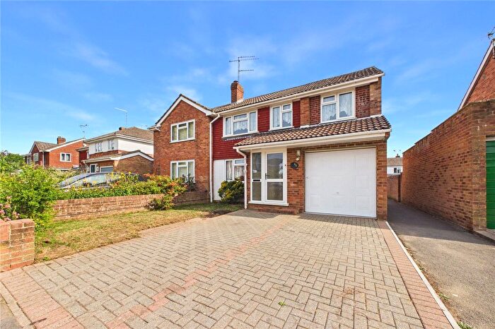 3 Bedroom Semi-detached House To Rent In Fullbrook Crescent, Tilehurst, Reading, Berkshire, RG31