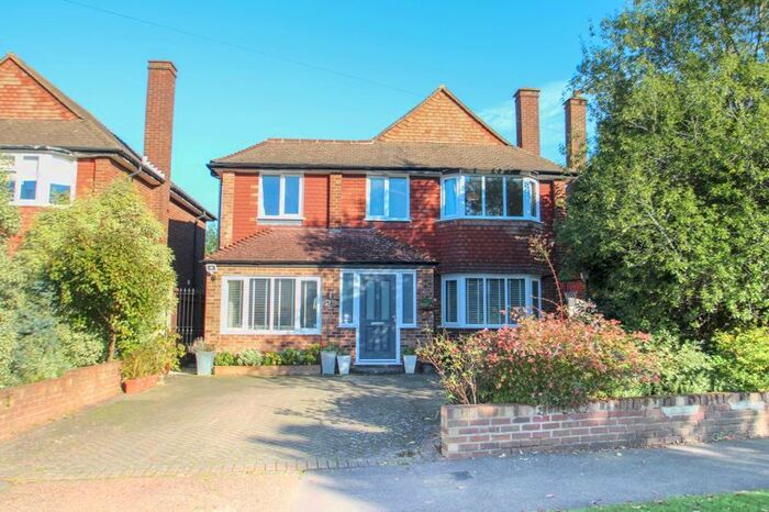 4 Bedroom Detached House To Rent In Harefield, Esher KT10