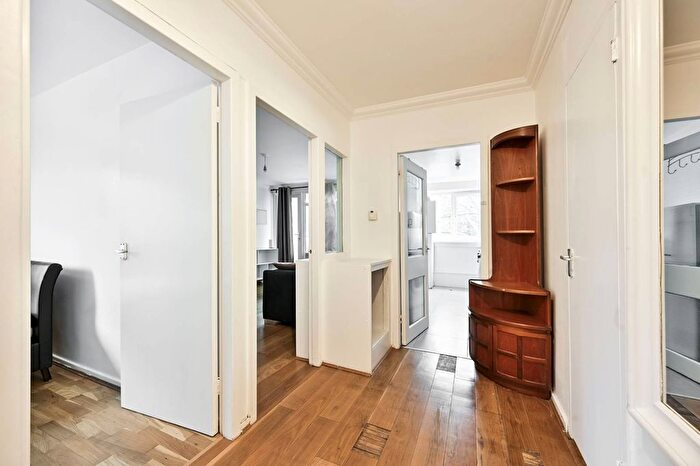 1 Bedroom Flat To Rent In Fontley Way, Putney, London, SW15