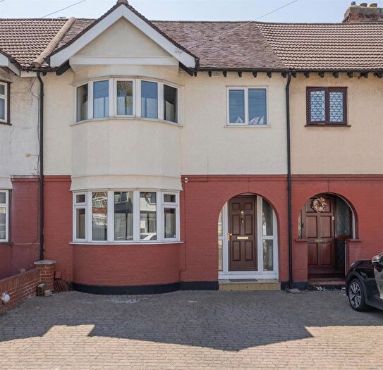 4 Bedroom Terraced House For Sale In New Road, Chingford, E4