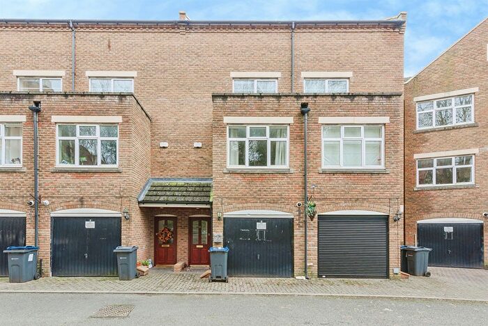 4 Bedroom Terraced House For Sale In Caversham Place, Sutton Coldfield, B73