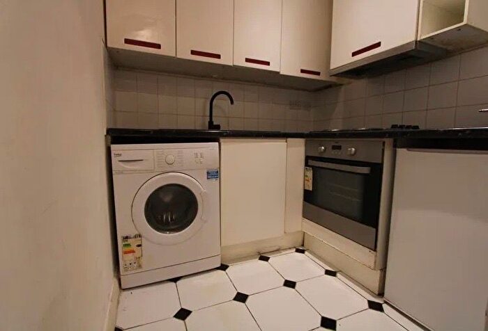 Studio To Rent In Du Cane Court, Balham, SW17