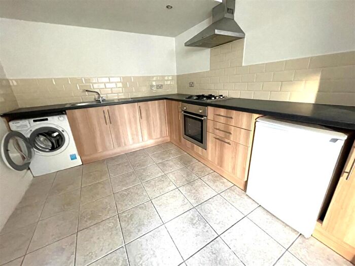 1 Bedroom Flat For Sale In Creek Road, PO11