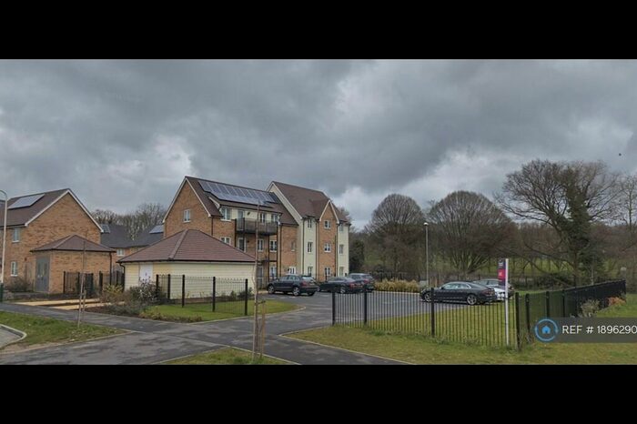 2 Bedroom Flat To Rent In Prudance House, Romford, RM3