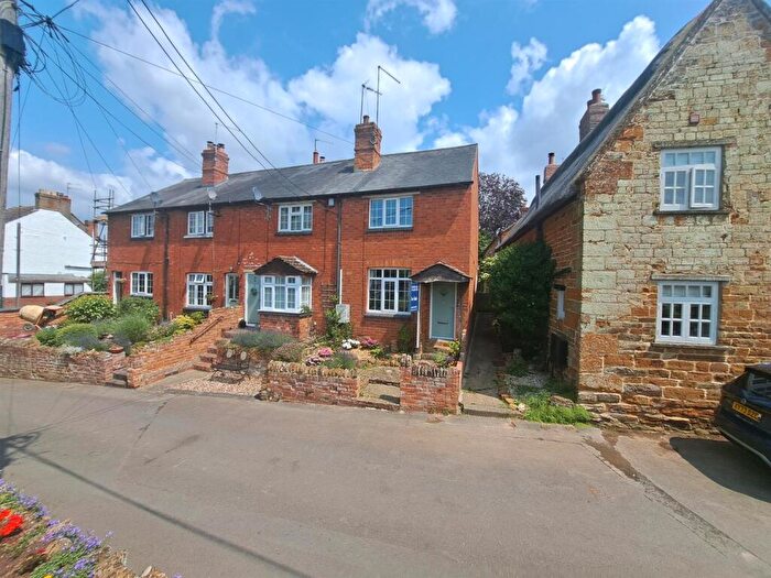 2 Bedroom Cottage For Sale In Mill Lane, Kislingbury, NN7
