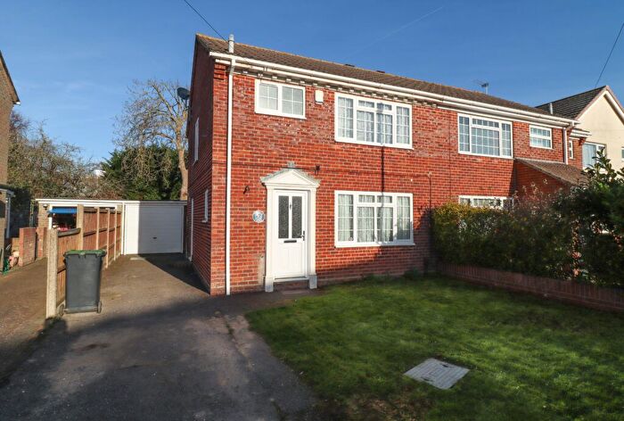 3 Bedroom Semi-Detached House For Sale In Ithica Close, Hayling Island, PO11