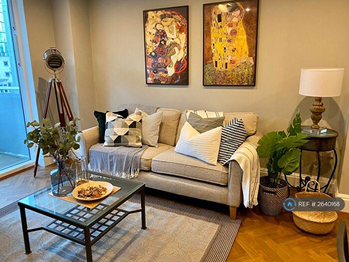 2 Bedroom Flat To Rent In Dearmans Place, Manchester, M3