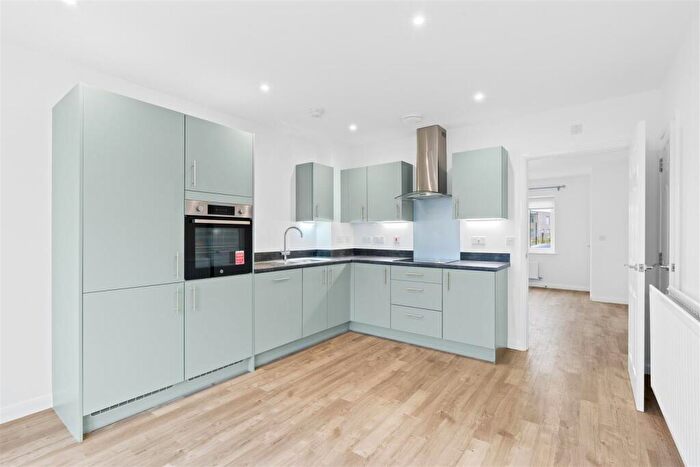 4 Bedroom Terraced House To Rent In Free Rent On Month - Whitehouse, Milton Keynes, MK8