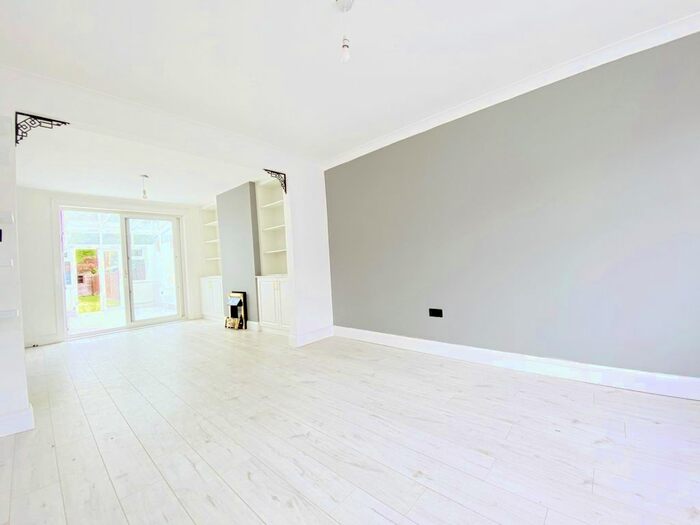 3 Bedroom End Of Terrace House To Rent In South Lane, New Malden, KT3