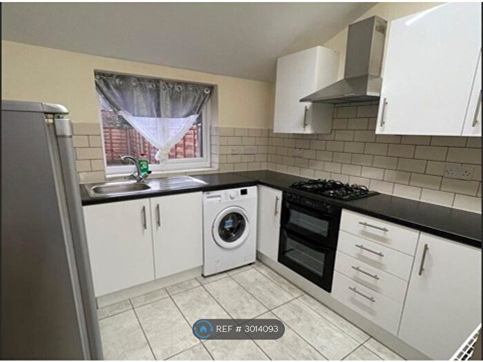 Studio To Rent In Mapperley, Nottingham, NG3
