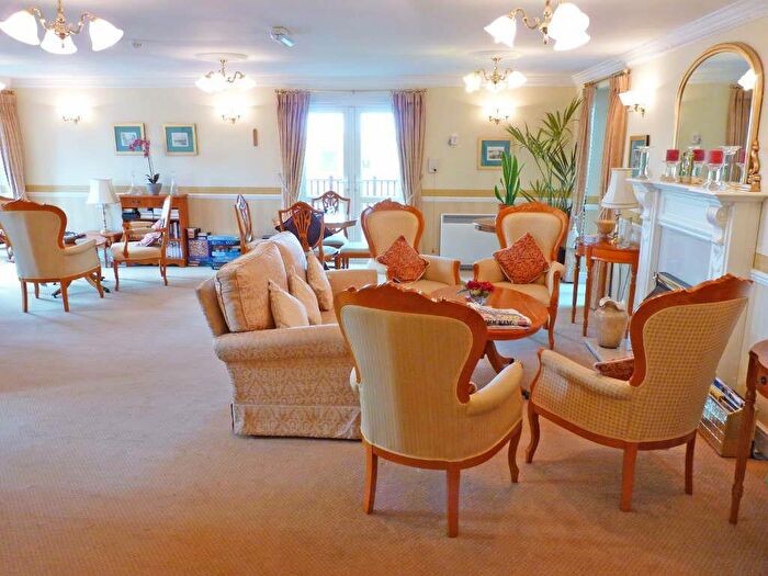 1 Bedroom Flat For Sale In Garrett Court, Vicarage Lane, Hailsham, BN27