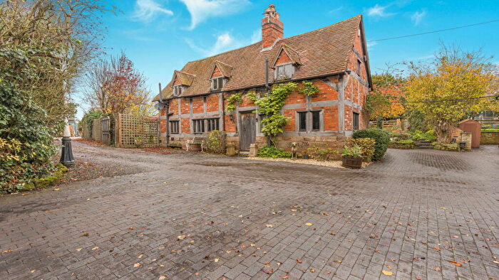 3 Bedroom Detached House For Sale In Wiggins Hill Road, Wishaw, B76