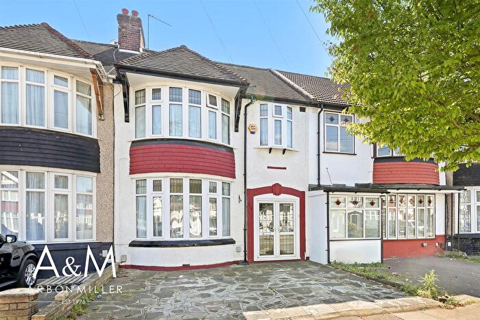4 Bedroom Terraced House For Sale In Stradbroke Grove, Clayhall, IG5