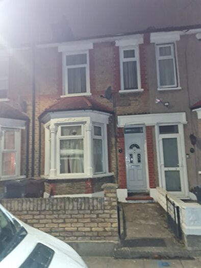 3 Bedroom Terraced House To Rent In Harrow Road, Barking, IG11