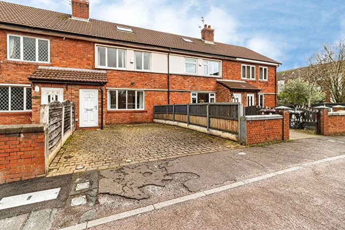 4 Bedroom Terraced House To Rent In Simms Close, Salford, Greater Manchester, M3