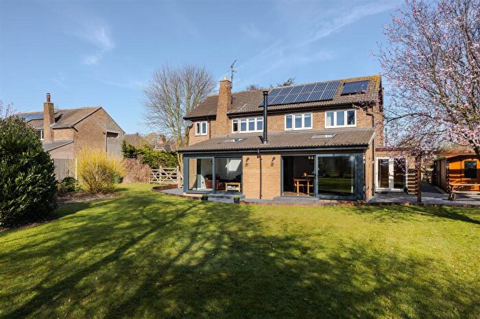 4 Bedroom Detached House For Sale In School Lane, Appleby, DN15