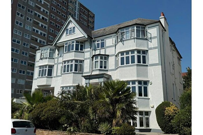 1 Bedroom Flat To Rent In Westcliff Parade, Westcliff-on-Sea, Southend-on-Sea, SS0