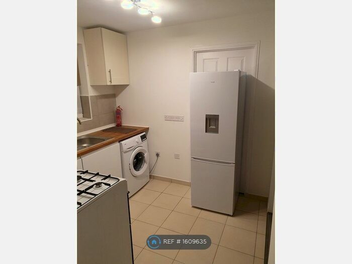 1 Bedroom Flat To Rent In Bailey Crescent, Mansfield, NG19