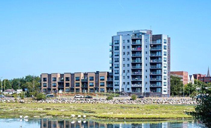 2 Bedroom Flat For Sale In Nile Court, Sterte Road, Poole, BH15