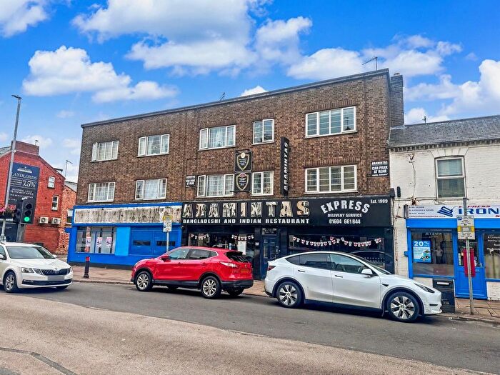 2 Bedroom Flat To Rent In Wellingborough Road, Abington, Northampton, NN1