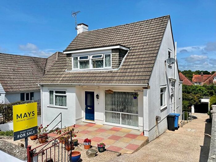 3 Bedroom Detached House For Sale In Caledon Road, Penn Hill, BH14