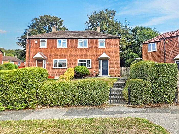 2 Bedroom Semi Detached House For Sale In Barncroft Drive, Leeds, LS14