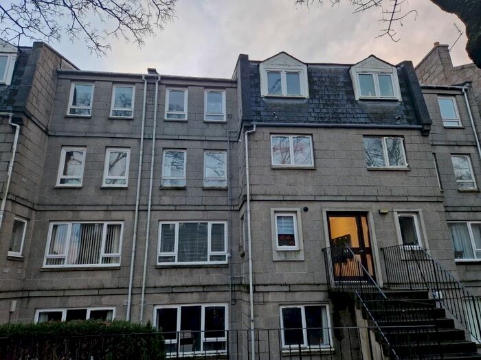 2 Bedroom Flat To Rent In Fonthill Road, Ferryhill, Aberdeen, AB11