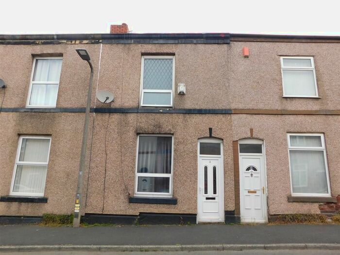 2 Bedroom End Of Terrace House To Rent In Regent Street, Bury, BL9