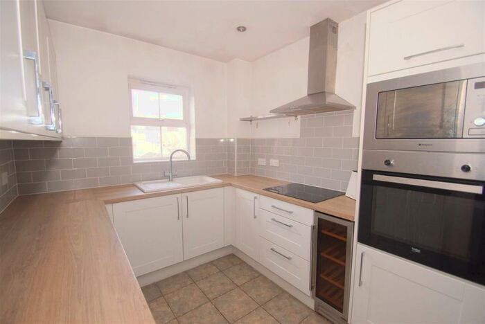 2 Bedroom Apartment To Rent In Oldfield Court, Leeds, LS7