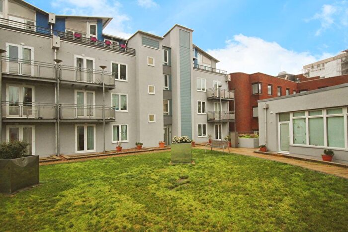 1 Bedroom Flat To Rent In Sanford Street, Swindon, SN1