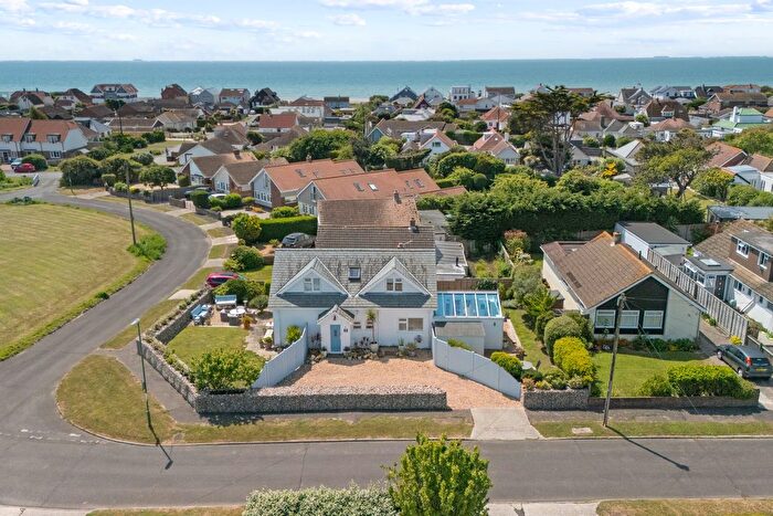 4 Bedroom Detached House For Sale In Seafield Close, East Wittering, Chichester, PO20