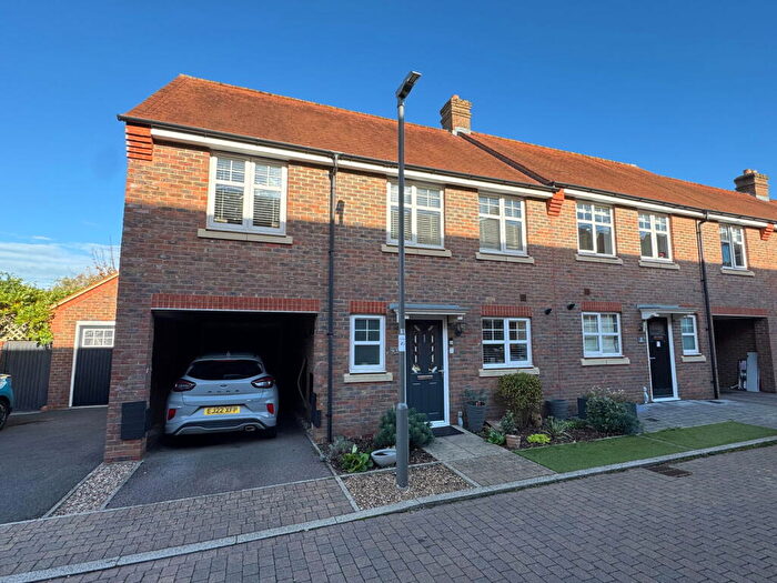 3 Bedroom End Of Terrace House For Sale In Walnut Tree Close, Winslow, MK18