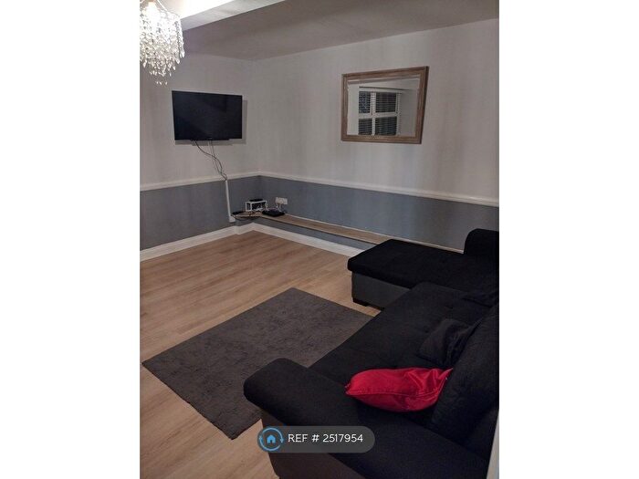 2 Bedroom Flat To Rent In Post Office Road, Bournemouth, BH1