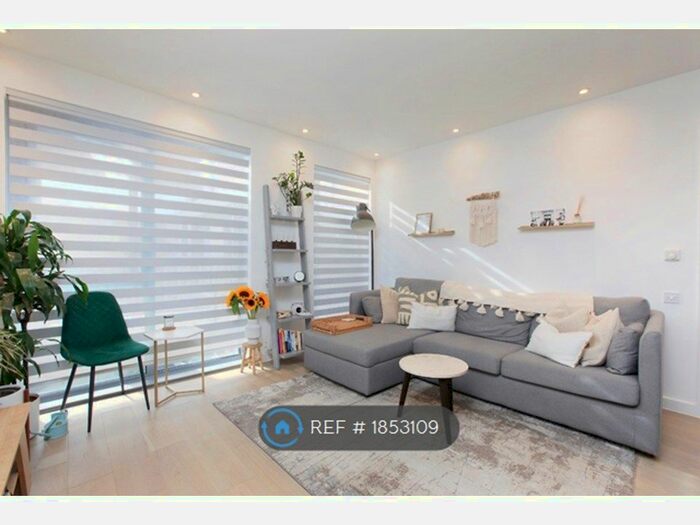 1 Bedroom Flat To Rent In Constance Court, London, SW11