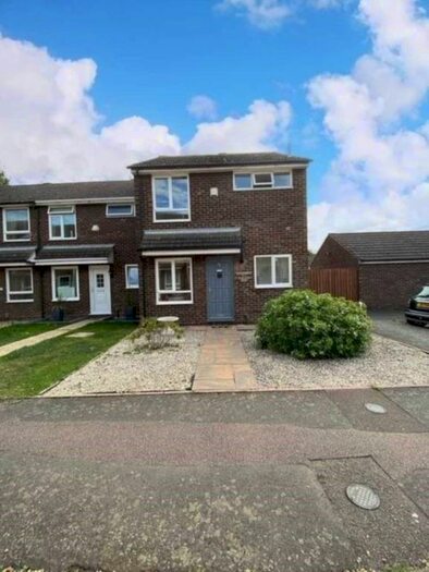 3 Bedroom End Of Terrace House To Rent In Arnhem Close, Eaton Ford, PE19