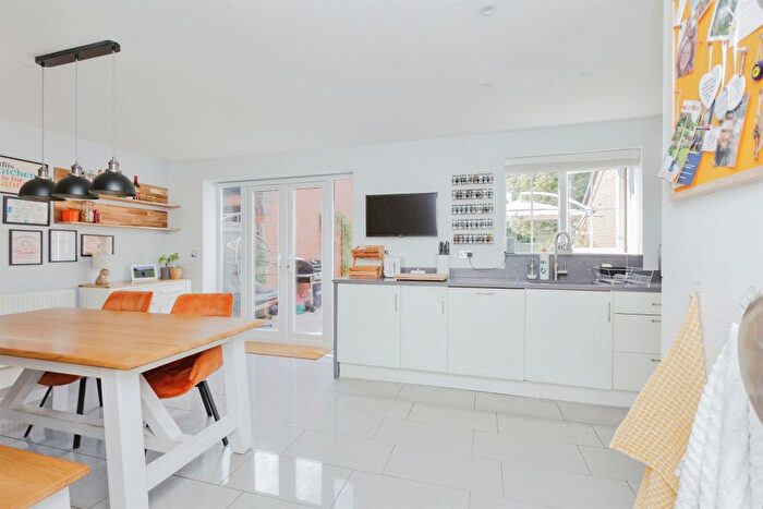 4 Bedroom Detached House For Sale In Cardinal Drive, Burbage, Hinckley, LE10