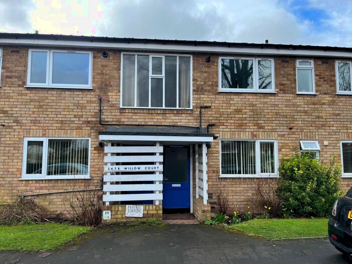 2 Bedroom Flat To Rent In Tamworth Road, Lichfield, WS14