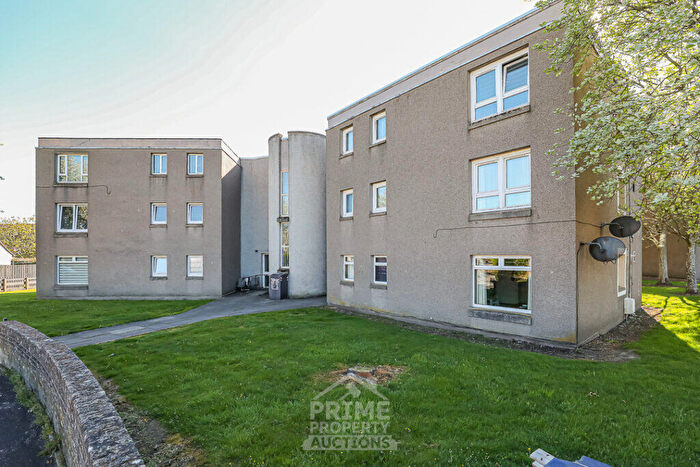 3 Bedroom Flat For Sale In Drinnies Crescent, Dyce, Aberdeen, AB21