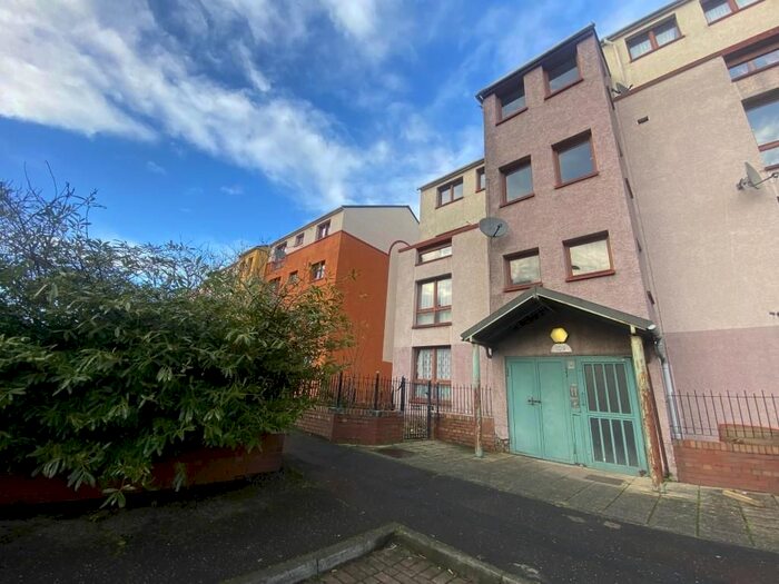 4 Bedroom Maisonette To Rent In Barn Park Crescent, Edinburgh, EH14