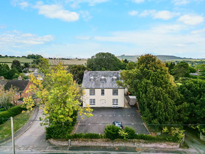 2 Bedroom Flat For Sale In Church Road, Wanborough, Swindon, SN4