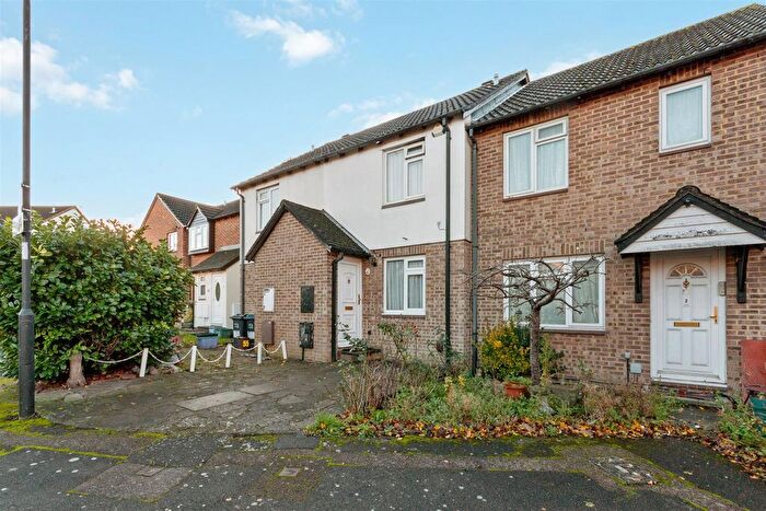 2 Bedroom Property For Sale In Connaught Gardens, Morden, SM4