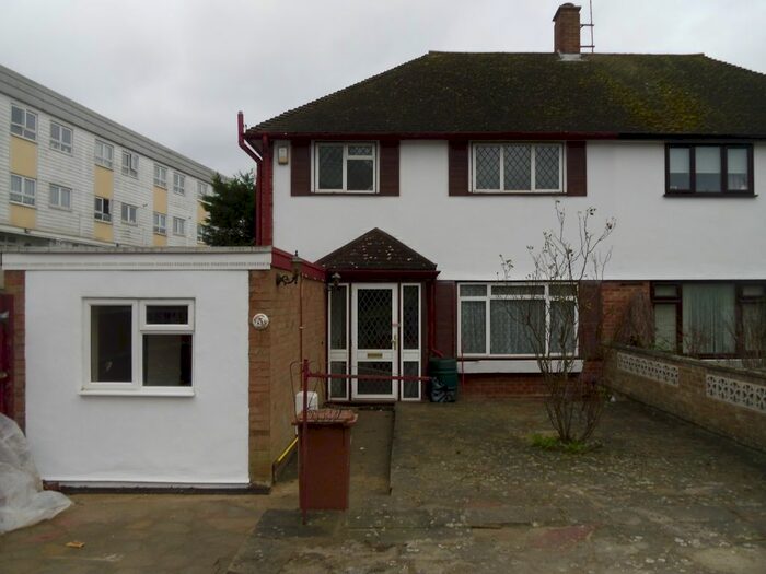 Studio To Rent In Benhill Wood Road, Sutton, SM1