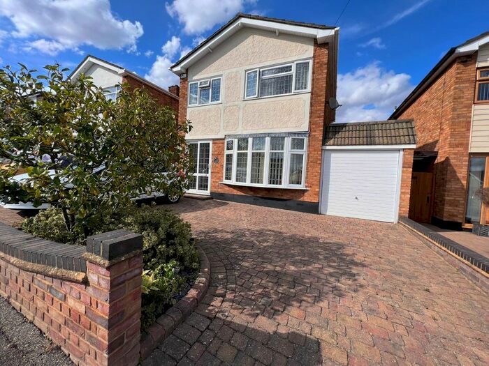 Houses for sale & to rent in SS5 4LN, CLEMENTS HALL WAY, Hawkwell West