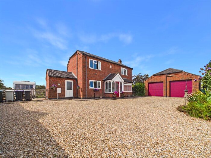 3 Bedroom Detached House For Sale In John Smith Close, Willoughby, Alford, LN13