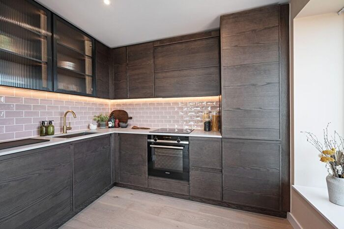 1 Bedroom Flat For Sale In Riverscape, Royal Docks, E16
