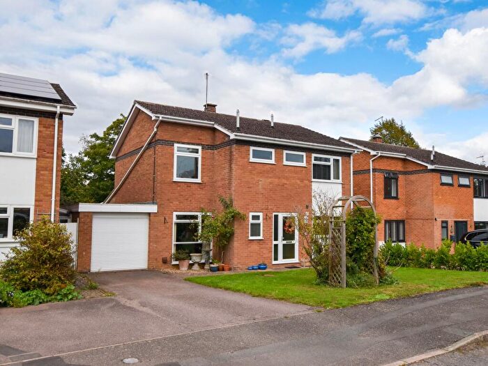 4 Bedroom Detached House For Sale In Smithland Court, Greens Norton, NN12