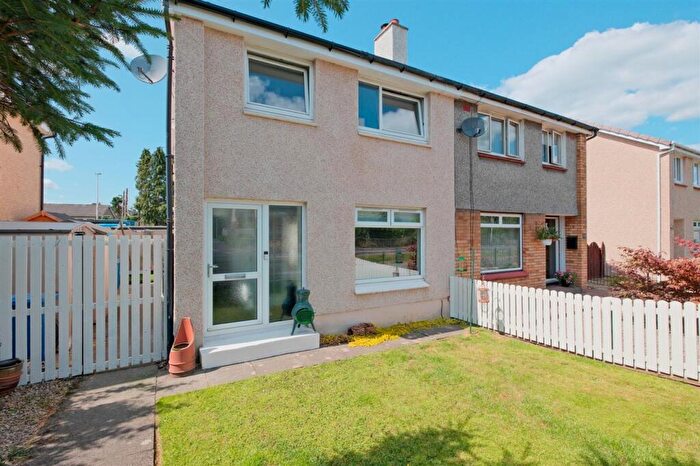 3 Bedroom Semi-Detached House For Sale In Linnhe Place, Blantyre, G72